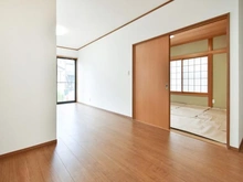 【東京都/町田市野津田町】町田市野津田町　中古戸建 リビング・ダイニング