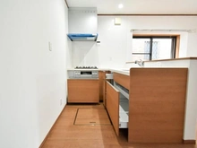 【東京都/町田市野津田町】町田市野津田町　中古戸建 キッチン：L字キッチン