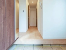【東京都/狛江市中和泉】狛江市中和泉5丁目　中古戸建 廊下