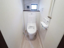 【神奈川県/川崎市多摩区栗谷】川崎市多摩区栗谷1丁目　新築戸建 トイレ：1階