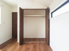 【神奈川県/川崎市多摩区栗谷】川崎市多摩区栗谷1丁目　新築戸建 洋室：約5.2帖
