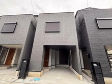 【神奈川県/川崎市多摩区菅城下】川崎市多摩区菅城下　新築戸建B号棟 外観：全4棟　写真中央