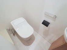 【神奈川県/川崎市多摩区菅城下】川崎市多摩区菅城下　新築戸建C号棟 トイレ：1階