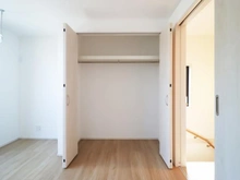 【神奈川県/川崎市多摩区菅城下】川崎市多摩区菅城下　新築戸建D号棟 洋室：約7.5帖
