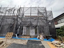 【神奈川県/川崎市多摩区生田】川崎市多摩区生田6丁目　新築戸建B棟 建築中の外観：全2棟