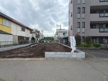 【東京都/町田市木曽東】町田市木曽東1丁目　新築戸建1号棟 建築中の外観：全2棟
手前