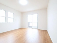 【東京都/町田市薬師台】町田市薬師台2丁目　中古戸建 洋室：約11.0帖
ウォークインクローゼット付き