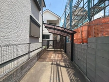 【東京都/稲城市平尾】稲城市平尾1丁目　中古戸建 アプローチ