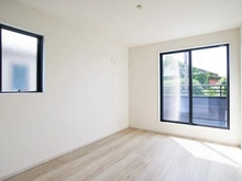 【東京都/町田市玉川学園】町田市玉川学園5丁目6期　【2号棟】　新築戸建 洋室：約6.7帖
ウォークインクローゼット付き