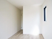 【東京都/町田市玉川学園】町田市玉川学園5丁目6期　【2号棟】　新築戸建 洋室：約6.7帖
ウォークインクローゼット付き