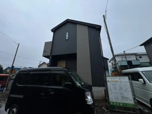 【東京都/町田市小山町】町田市小山町　新築戸建2号棟 建築中の外観：全3棟