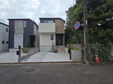 【東京都/町田市鶴川】町田市鶴川5丁目　新築戸建6号棟 建築中の外観：全6棟・写真中央
