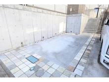 【神奈川県/川崎市多摩区南生田】川崎市多摩区南生田2丁目　中古戸建 駐車場