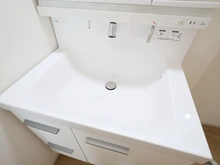【東京都/世田谷区喜多見】世田谷区喜多見9丁目　新築戸建2号棟 洗面室：洗面化粧台