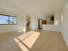 【神奈川県/横浜市港北区高田東】港北区高田東4丁目新築戸建 リビング・ダイニング