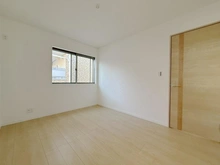 【神奈川県/横浜市港北区高田東】港北区高田東4丁目新築戸建 洋室