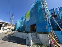 【神奈川県/横浜市鶴見区北寺尾】北寺尾7丁目 新築戸建 3号棟/全20棟 建築中の外観：全20棟/手前側