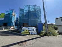 【神奈川県/横浜市鶴見区北寺尾】北寺尾7丁目  新築戸建 5号棟/全20棟 建築中の外観：全20棟/中心