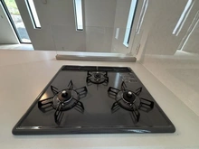 【神奈川県/横浜市鶴見区北寺尾】北寺尾7丁目  新築戸建 10号棟/全20棟 キッチン：三口コンロ