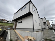 【神奈川県/横浜市鶴見区北寺尾】北寺尾7丁目  新築戸建 11号棟/全20棟 建築中の外観：全20棟/手前側