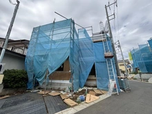 【神奈川県/横浜市鶴見区北寺尾】北寺尾7丁目  新築戸建 20号棟/全20棟 建築中の外観：全20棟/手前側