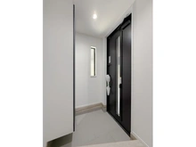 【神奈川県/横浜市港北区大倉山】港北区大倉山7丁目新築戸建　A棟/全2棟 玄関