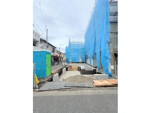 【東京都/目黒区碑文谷】目黒区碑文谷1丁目　新築戸建　A号棟/全7棟 建築中の外観：7区画。写真中央