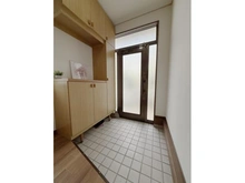 【神奈川県/横浜市港北区篠原台町】港北区篠原台町 戸建 玄関