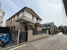 【神奈川県/横浜市港北区篠原台町】 港北区篠原台町 戸建 外観：写真手前