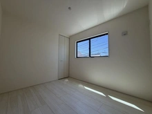 【神奈川県/横浜市港北区下田町】港北区下田町3丁目 新築戸建 1号棟/全9棟 洋室：約5.2帖