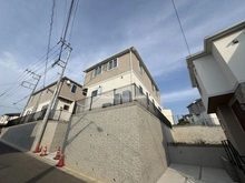 【神奈川県/横浜市鶴見区北寺尾】鶴見区北寺尾6丁目新築戸建　16号棟/全19号棟 外観：全19区画　中央の物件が本物件でございます。
