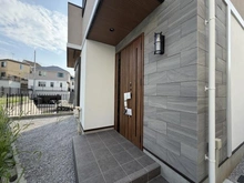 【神奈川県/横浜市鶴見区北寺尾】鶴見区北寺尾6丁目新築戸建　16号棟/全19号棟 玄関
