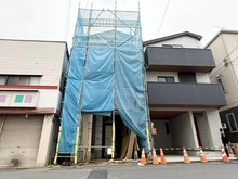 【神奈川県/横浜市港北区篠原東】篠原東1丁目　新築戸建 建築中の外観