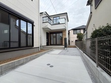 【神奈川県/横浜市都筑区見花山】都筑区見花山　新築戸建　2号棟/全2棟 通路
