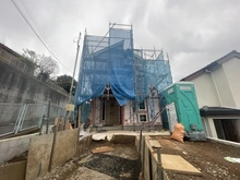 【神奈川県/横浜市港北区篠原東】港北区篠原東3丁目　新築戸建 建築中の外観
