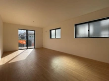 【神奈川県/横浜市金沢区富岡西】横浜市金沢区富岡西4丁目　新築戸建て1号棟 リビング