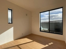 【神奈川県/横浜市金沢区富岡西】横浜市金沢区富岡西4丁目　新築戸建て1号棟 洋室