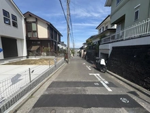 【神奈川県/横浜市金沢区釜利谷西】横浜市金沢区釜利谷西2丁目　新築戸建て 前面道路