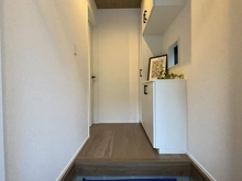 【神奈川県/横浜市金沢区釜利谷南】横浜市金沢区釜利谷南2丁目　新築戸建て 玄関