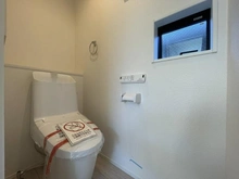 【神奈川県/横浜市金沢区釜利谷南】横浜市金沢区釜利谷南2丁目　新築戸建て トイレ