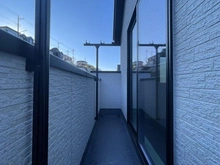 【神奈川県/横浜市金沢区釜利谷南】横浜市金沢区釜利谷南2丁目　新築戸建て バルコニー