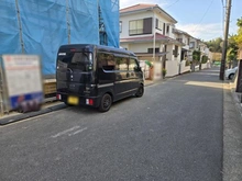 【神奈川県/横浜市金沢区富岡西】横浜市金沢区富岡西4丁目　新築戸建て 前面道路