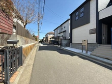 【神奈川県/横浜市金沢区富岡西】横浜市金沢区富岡西4丁目　新築戸建て 前面道路