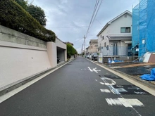 【神奈川県/横浜市金沢区富岡西】横浜市金沢区富岡西4丁目 新築一戸建て 2号棟/全2棟 前面道路