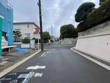 【神奈川県/横浜市金沢区富岡西】横浜市金沢区富岡西4丁目 新築一戸建て 2号棟/全2棟 前面道路