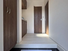 【神奈川県/逗子市沼間】逗子市沼間5丁目 新築一戸建て2号棟 玄関