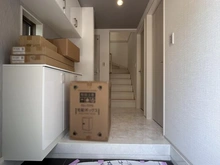 【神奈川県/横浜市金沢区六浦東】横浜市金沢区六浦東1丁目 新築一戸建て 2号棟/全2棟 玄関