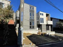 【神奈川県/横浜市金沢区富岡西】横浜市金沢区富岡西1丁目　新築戸建て1号棟 建築中の外観：全2棟・1号棟