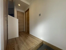 【神奈川県/横浜市金沢区富岡西】横浜市金沢区富岡西1丁目　新築戸建て1号棟 玄関