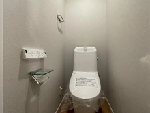 【神奈川県/横浜市金沢区富岡西】横浜市金沢区富岡西1丁目　新築戸建て2号棟 トイレ